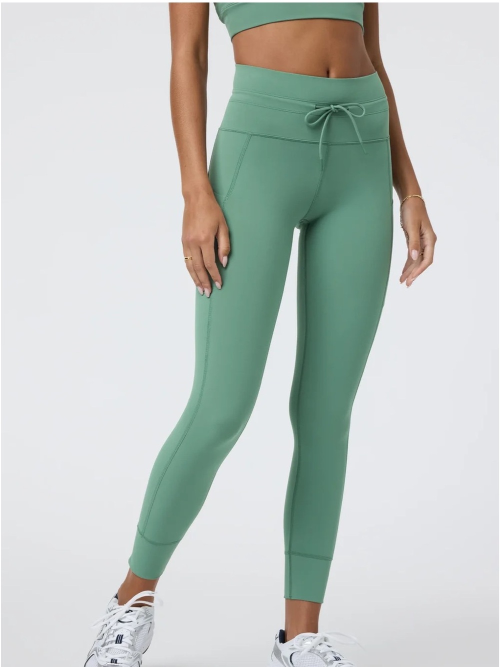 Vuori Daily Legging Green High-Rise Drawstring Jogger Style Pant Medium